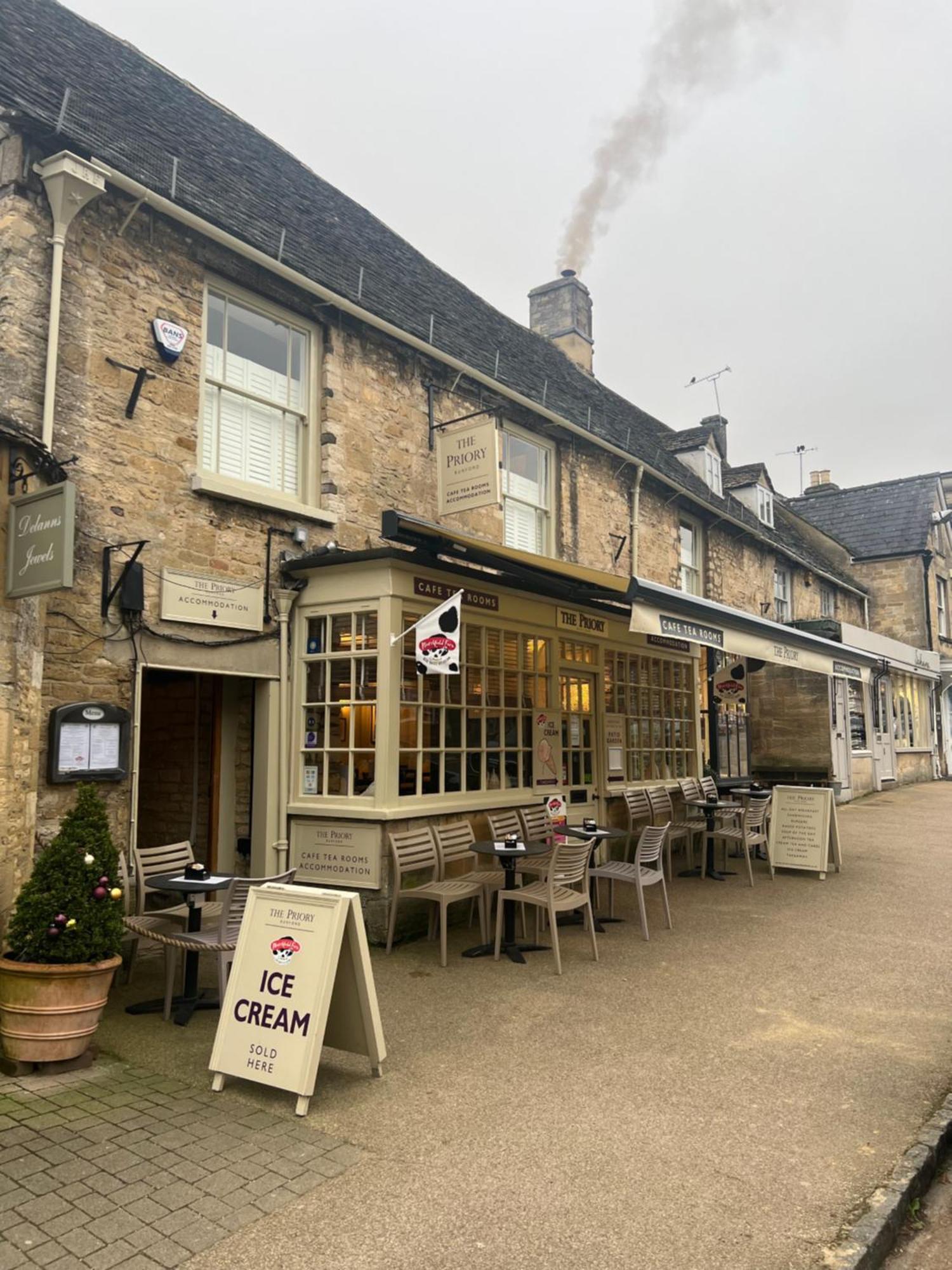 Priory Tearooms Burford With Rooms Exterior foto