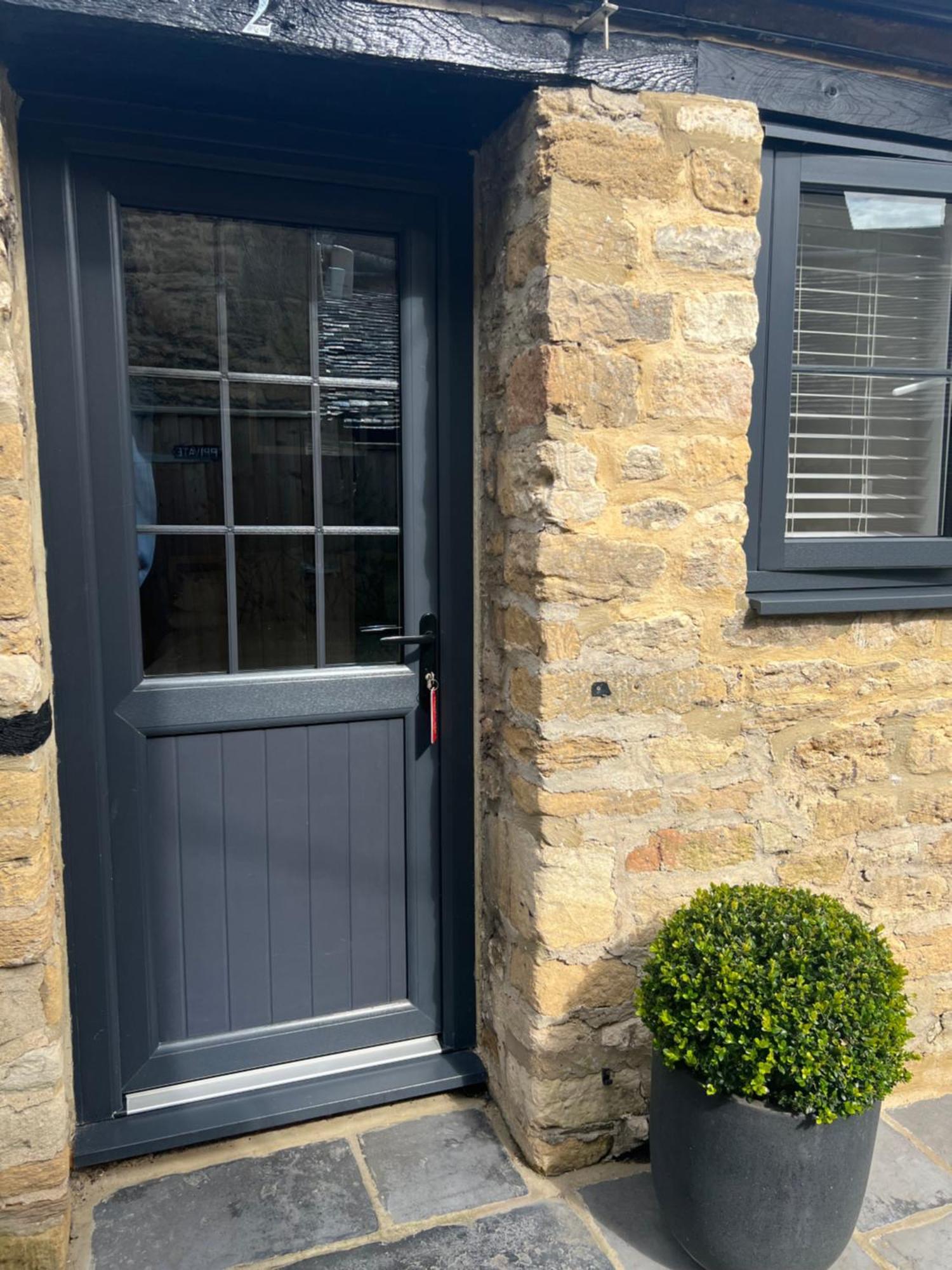 Priory Tearooms Burford With Rooms Exterior foto