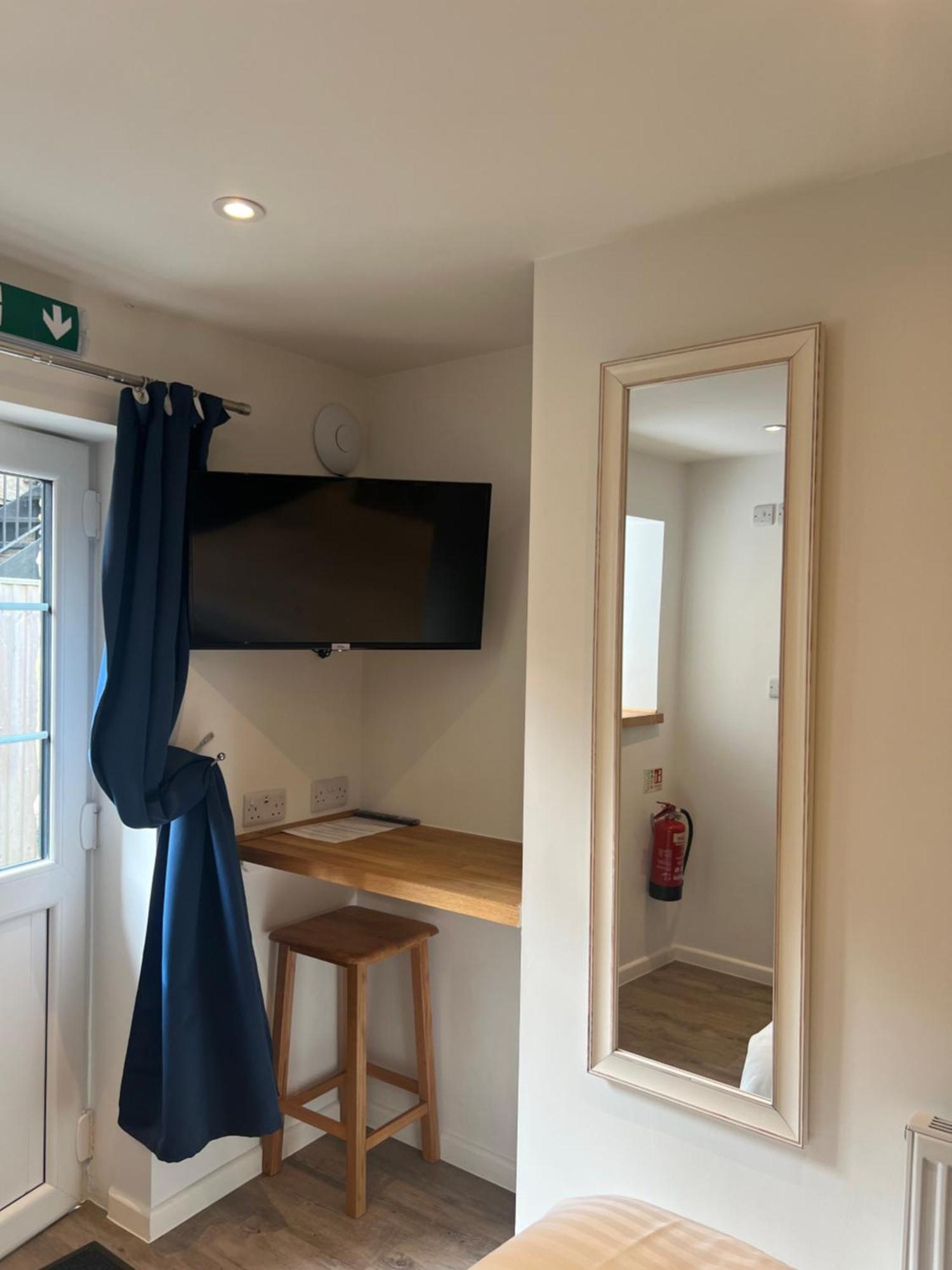 Priory Tearooms Burford With Rooms Exterior foto