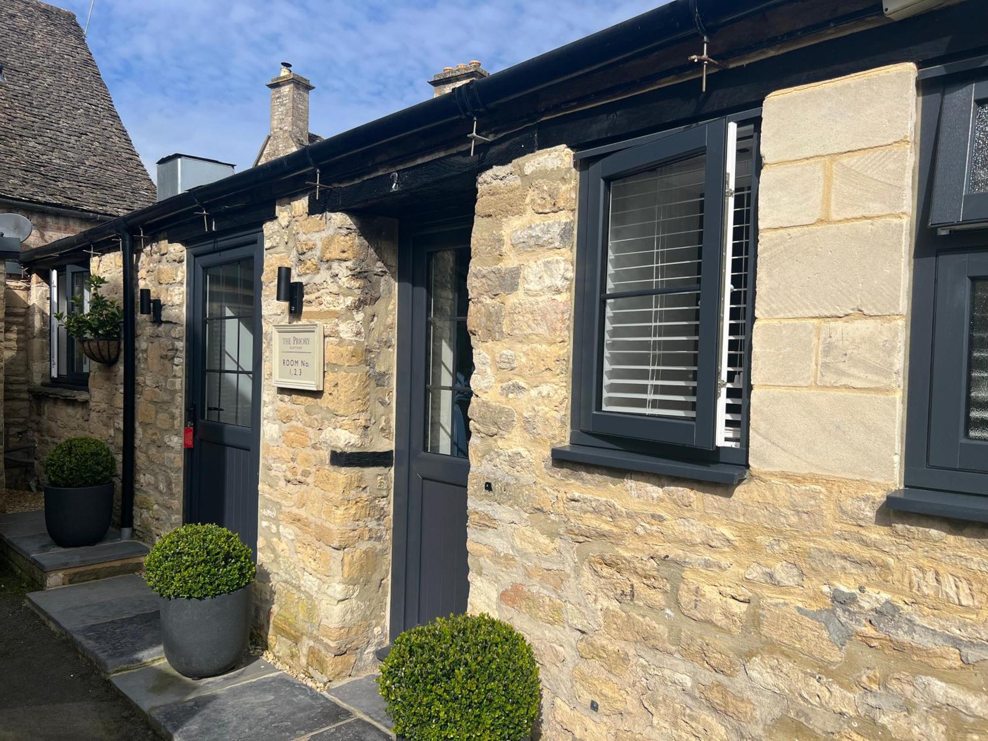 Priory Tearooms Burford With Rooms Exterior foto