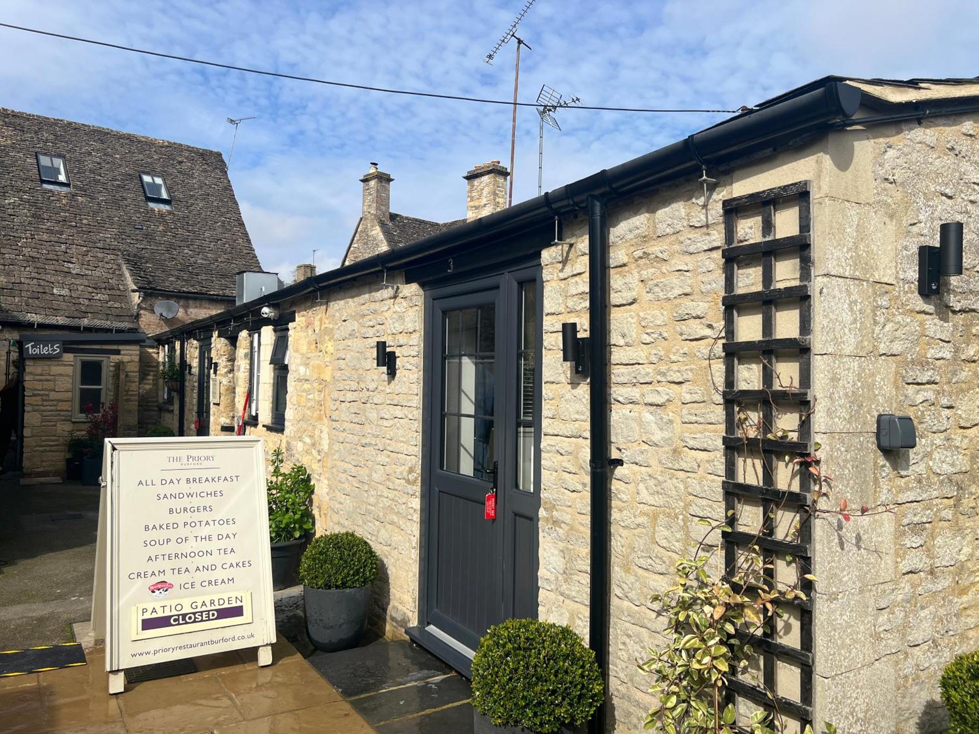 Priory Tearooms Burford With Rooms Exterior foto